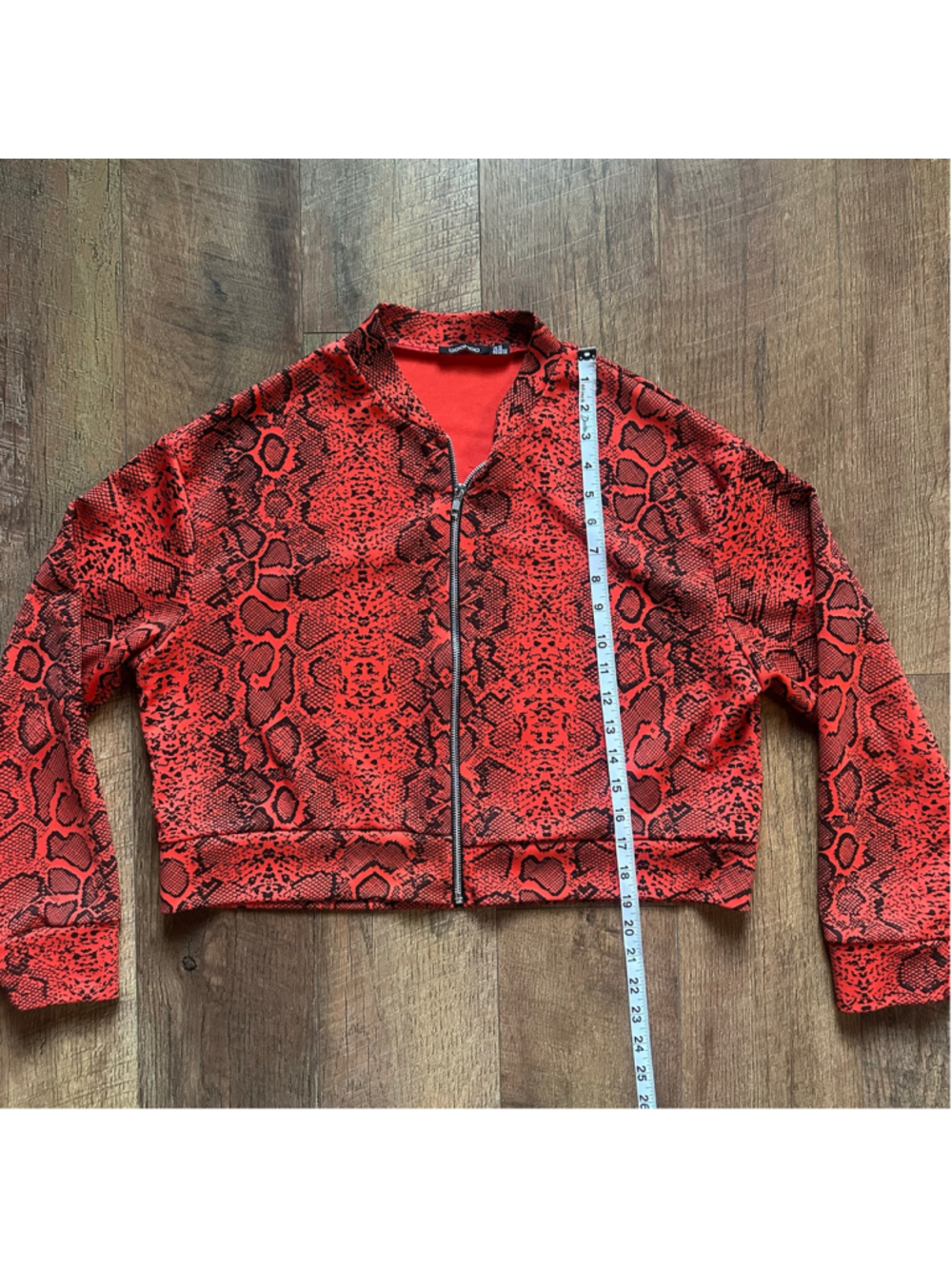 Women's Boohoo Red and Black Snake Print Bomber Jacket Size 10 - Picture 9 of 12